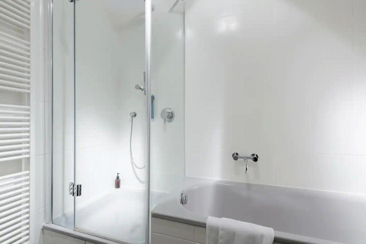Appartement Luxury 2 Bedroom In The Heart Of Mitte, *